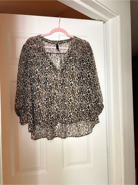Sheer Leopard Print V-Neck Blouse - Tan/Black